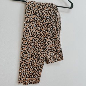 Cheetah / leopard aerie leggings